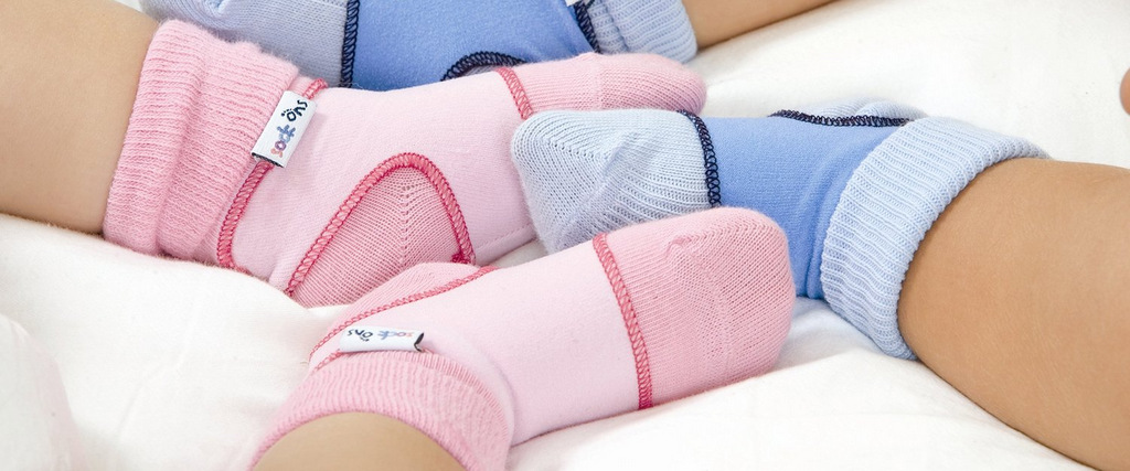 Sock Ons – czyli jak utrzymać skarpetki niemowlaka na jego stopach