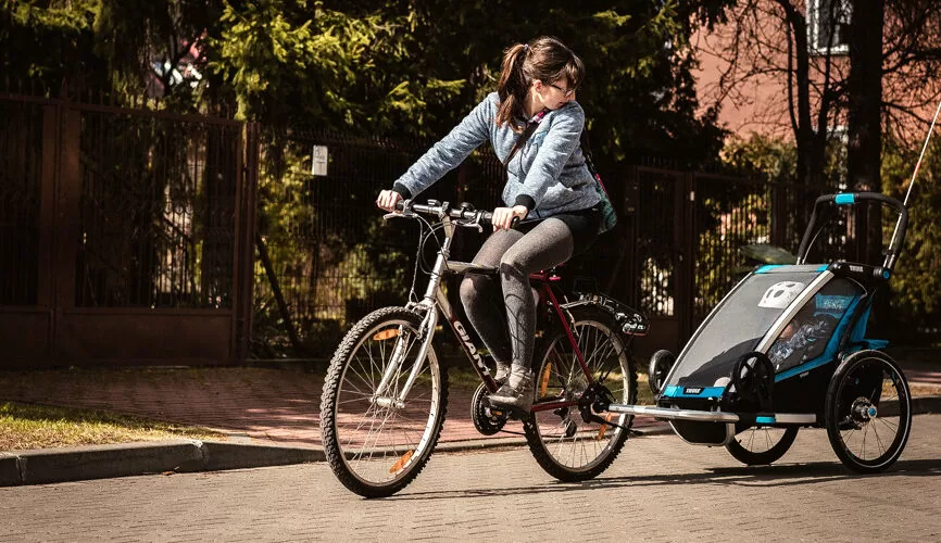 Rodzinne wycieczki rowerowe, czyli foteliki, przyczepki i hole