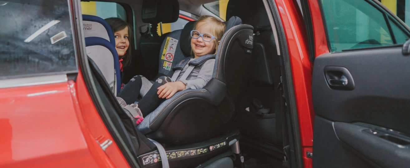 Przegląd fotelików RWF: Britax Römer Dualfix i-Size (0-18 kg)
